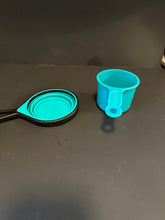 Load image into Gallery viewer, Folding Measuring Cups and Spoons